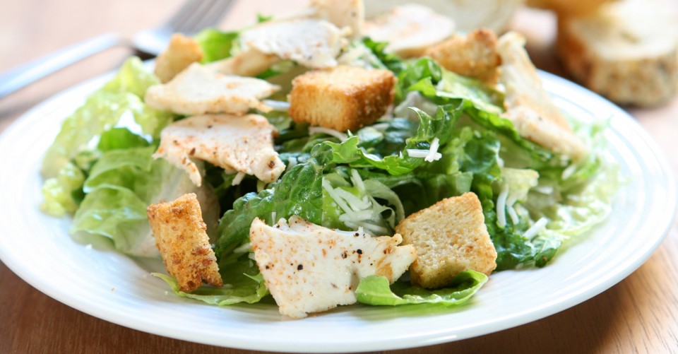 Salada Caesar com Frango